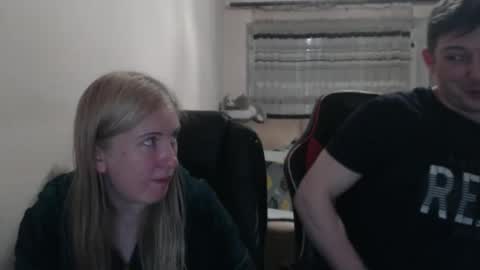 Snapshot of jenisandpeter chatting on 24, 4, 2026 JenisAndPeter online show from 24, 4, 2026