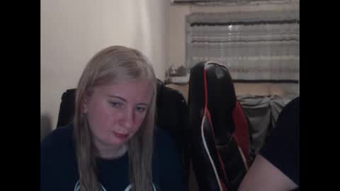 Snapshot of jenisandpeter chatting on 29, 4, 2026 JenisAndPeter online show from 29, 4, 2026