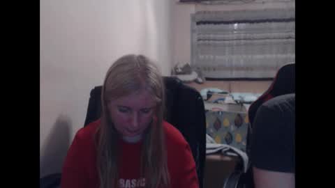 Snapshot of jenisandpeter chatting on 5, 5, 2026 JenisAndPeter online show from 5, 5, 2026