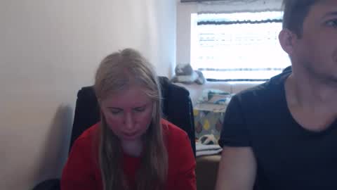 Snapshot of jenisandpeter chatting on 6, 5, 2026 JenisAndPeter online show from 6, 5, 2026