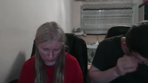 Snapshot of jenisandpeter chatting on 9, 5, 2026 JenisAndPeter online show from 9, 5, 2026