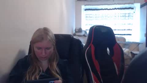 Snapshot of jenisandpeter chatting on 16, 5, 2026 JenisAndPeter online show from 16, 5, 2026