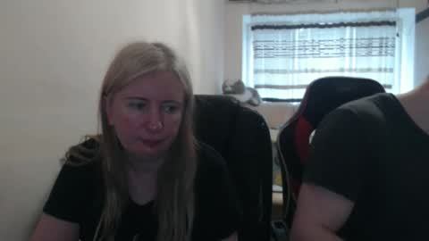 Snapshot of jenisandpeter chatting on 18, 5, 2026 JenisAndPeter online show from 18, 5, 2026