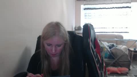 Snapshot of jenisandpeter chatting on 18, 5, 2026 JenisAndPeter online show from 18, 5, 2026