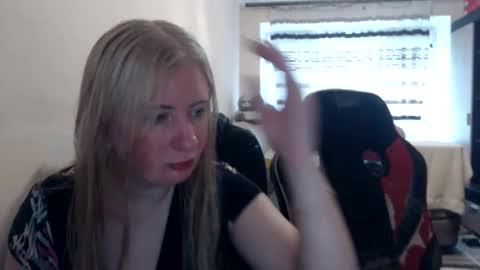 Snapshot of jenisandpeter chatting on 30, 5, 2026 JenisAndPeter online show from 30, 5, 2026