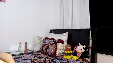  Isabella  online show from 25, 2, 2026