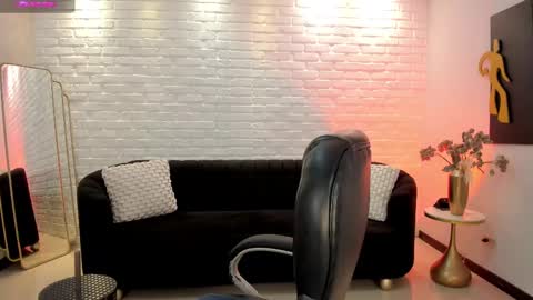 Snapshot of jennaolson chatting on 27, 2, 2025 Jenna Olson online show from 27, 2, 2025