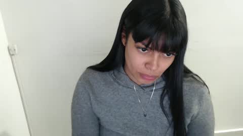 Snapshot of jennifer_oliveira chatting on 11, 9, 2025 Jenn 3 online show from 11, 9, 2025