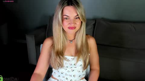 Jennifer Perezz online show from 22, 6, 2026
