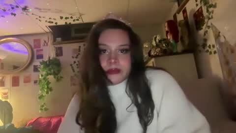 jennifer_robbie online show from 11, 12, 2024