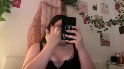 Snapshot of jennifer_robbie chatting on 6, 6, 2026 jennifer_robbie online show from 6, 6, 2026