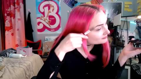 Jennifer Gwen online show from 26, 11, 2025