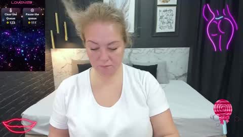 Snapshot of jenniferlight chatting on 7, 3, 2025 Jennifer online show from 7, 3, 2025