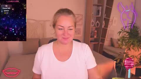 Snapshot of jenniferlight chatting on 24, 11, 2025 Jennifer online show from 24, 11, 2025