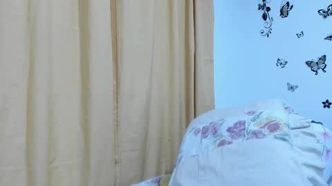 Snapshot of jenniferloveyou chatting on 11, 10, 2025 jenniferloveyou online show from 11, 10, 2025