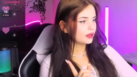 Snapshot of jenniferwandis77 chatting on 8, 12, 2024 Jenni online show from 8, 12, 2024