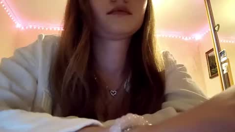 Snapshot of jenninekarels chatting on 4, 8, 2026 Lizi online show from 4, 8, 2026