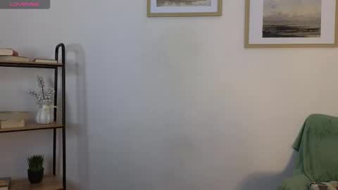 Snapshot of jenny_bonf chatting on 9, 11, 2025 Sofi online show from 9, 11, 2025