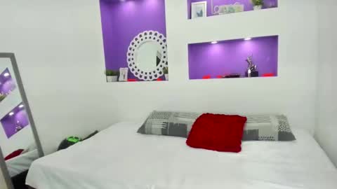 jenny_towers online show from 9, 11, 2025