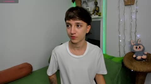 jero independent model online show from 18, 12, 2025