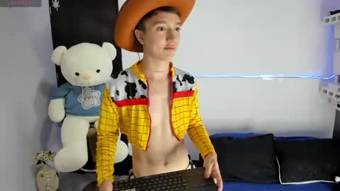 jero independent model online show from 15, 5, 2026