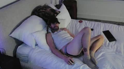 Snapshot of jerknoff247 chatting on 25, 11, 2025 jerknoff247 online show from 25, 11, 2025