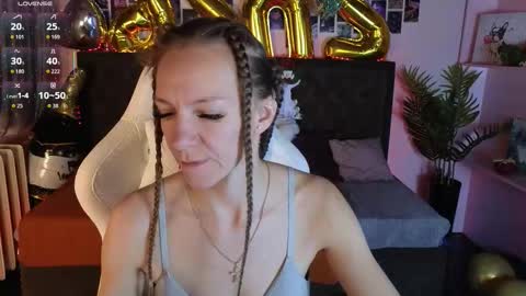 jesica_moon_peachy online show from 20, 12, 2025