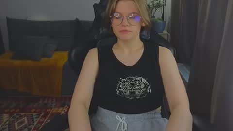 Snapshot of jess0e9 chatting on 15, 10, 2025 JessieVibes online show from 15, 10, 2025