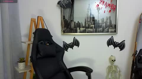 Snapshot of jessey_adams chatting on 22, 10, 2025 bella adams online show from 22, 10, 2025