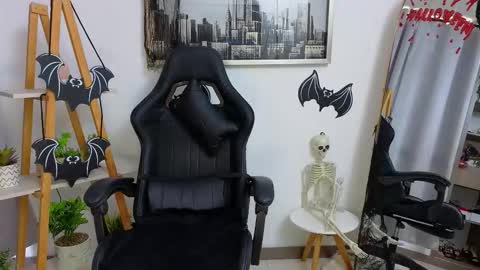 Snapshot of jessey_adams chatting on 25, 10, 2025 bella adams online show from 25, 10, 2025