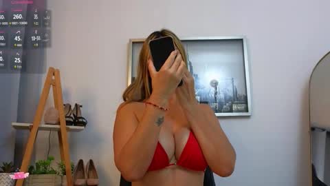 Snapshot of jessey_adams chatting on 29, 11, 2025 bella adams online show from 29, 11, 2025