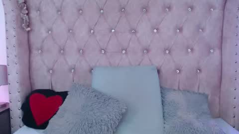 Jessica  online show from 8, 11, 2025