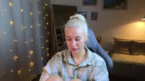 Snapshot of jessica_hanson chatting on 20, 12, 2024 Jessy online show from 20, 12, 2024