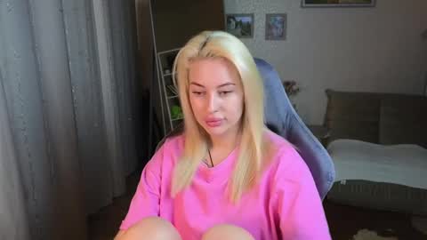 Snapshot of jessica_hanson chatting on 5, 2, 2025 Jessy online show from 5, 2, 2025