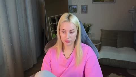 Snapshot of jessica_hanson chatting on 7, 2, 2025 Jessy online show from 7, 2, 2025