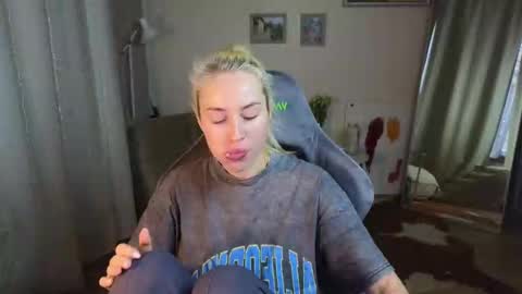 Snapshot of jessica_hanson chatting on 14, 2, 2025 Jessy online show from 14, 2, 2025