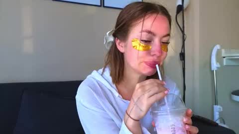 Snapshot of jessica_hanson chatting on 2, 12, 2025 Jessy online show from 2, 12, 2025