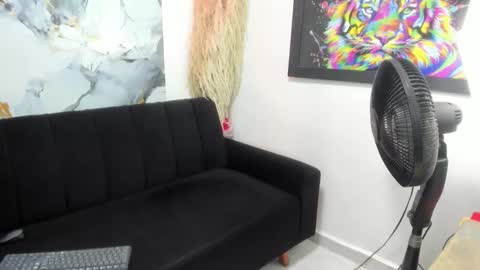 Snapshot of jessica_latina777 chatting on 18, 12, 2025 JESSICA online show from 18, 12, 2025