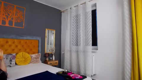 Jessica White online show from 15, 9, 2025