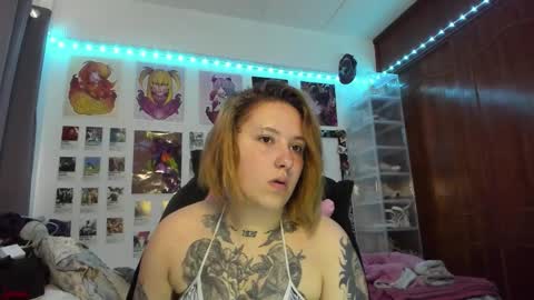 Snapshot of jessie_williams_01 chatting on 28, 10, 2025 Your Sweet Angel online show from 28, 10, 2025