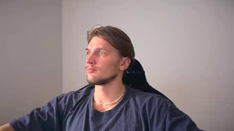 Snapshot of jessierise chatting on 17, 10, 2025 JessieRise online show from 17, 10, 2025