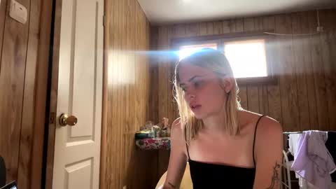 Snapshot of jessika_evans chatting on 10, 9, 2025 jessika_evans online show from 10, 9, 2025
