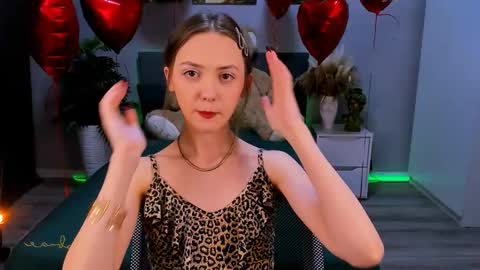 Snapshot of jessswalker chatting on 8, 3, 2025 JesssWalker online show from 8, 3, 2025