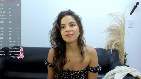 Snapshot of jessye_golden chatting on 13, 5, 2026 jessye_golden online show from 13, 5, 2026