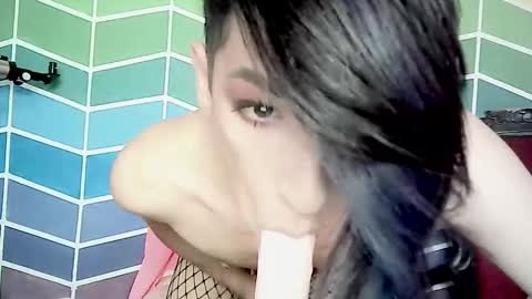 Snapshot of jet_clomet21 chatting on 18, 11, 2025 Ale online show from 18, 11, 2025