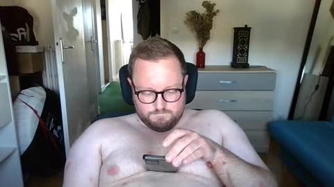 Snapshot of jeuneloup92 chatting on 17, 9, 2025 jeuneloup92 online show from 17, 9, 2025