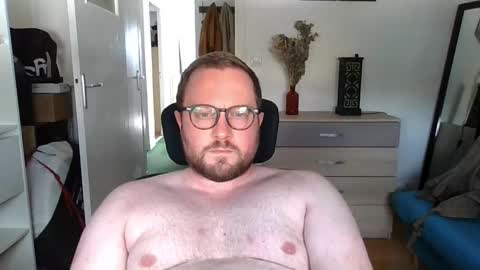 Snapshot of jeuneloup92 chatting on 21, 9, 2025 jeuneloup92 online show from 21, 9, 2025