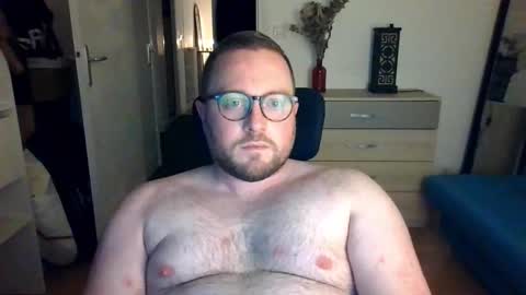 jeuneloup92 online show from 20, 11, 2025