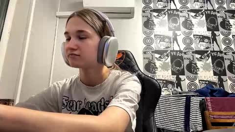 Snapshot of jewelldurham chatting on 25, 11, 2025 Helgi online show from 25, 11, 2025