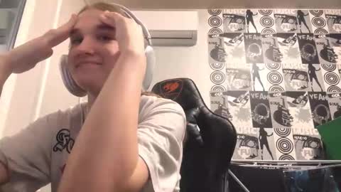 Snapshot of jewelldurham chatting on 29, 11, 2025 Helgi online show from 29, 11, 2025